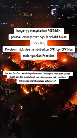 sibuk gonta ganti presiden tapi yg bermasalah di negara ini adalah DPR!!! bukan PRESIDEN  #demonstrasi #dpr #mpr  #demo #fyp