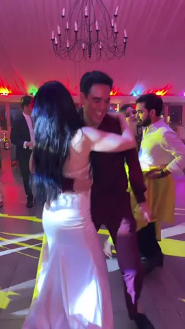 Te amo tanto @Lupita Villalobos Beltran y a representar el norte  🤠 #lupitavillalobos #boda #untalfredo #lasalucines 