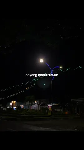 bayangno di tag karo de’e ndek komen karo ngomen, “suwun nggeh sayangku wes ngancani aku tekan saiki”. misal e cah🥹#fyp #liriklagujawa #liriklagu #lyrics #xyzbca 