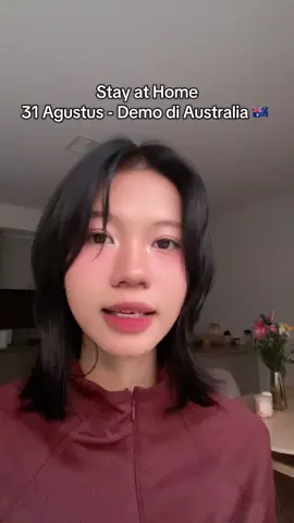 maaf ya aku pake kata demo di australia; mari kita ganti dengan kata unjuk rasa biar informasi ini pas kalian terima bakalan jadi hal yang ga bikin sedih atau marah. unjuk rasa anti imigran ini dilakukan orang australia karena isu mendasar yang sebenarnya berkaitan dengan rumah yang tidak terjangkau, tekanan ekonomi, ketidakpastian masa depan, dan perubahan iklim, bukan soal adanya migran (pendatang). kedutaan setiap negara maupun pihak kepolisian di australia memberikan kontak darurat dan memberikan panduan keamanan yaitu hindari zona unjuk rasa, bepergian berkelompok apabila urgent, dan simpan kontak darurat. kepolisian di setiap kota menjamin keselamatan dan siap siaga menghadapi potensi bentrokan antar demonstran anti-migrasi dan pendukung hak migran. stay at home #whv #marchforaustralia #EmClimaUltraLeve 