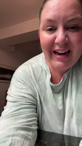 she’s a phone-less queen (with heartburn). #chicago #chicagotiktok #millennialsoftiktok 