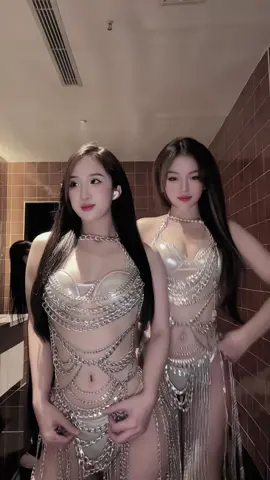 Nhỏ em nó cao hơn nhỏ chị 🌝@Vũ Huyền Trang 🤟 