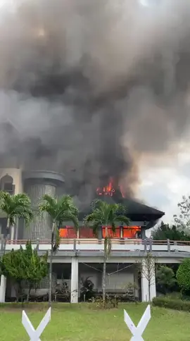 Kondisi gedung DPRD NTB #DEMO #demo2025 #ntb 