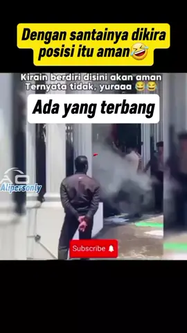 laki laki itu no debat tau-tau dapat donat 🤣 #demo  #mahasiswa  #bubarkandpr  #news  #fyp 