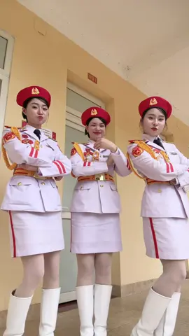 Tam ka ồn nhất Miếu Môn check outfit đi gặp bà con về vẫn còn 99% năng lượng😗 @Ngọc B✿w ⚓️🇻🇳 @Vịt Vàng Phơi Nắng #khoinuquannhac #a80 #xuhuong 