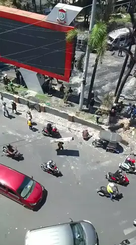 Rusak DPR lebih rusak lagi maling besi...pompa..pompa🤣🤣