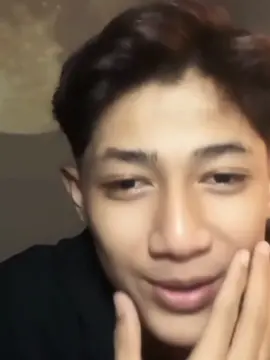 dia sedang di era gempuran hujatan fans tapi dia masih tetap tersenyum dan tetap semangat dalam menghibur fans²nya tetap semangat yh sal semoga sukses selalu ingat prosesmu akan di hina tapi kalau sudah kelihatan hasilnya orang akan bertanya bagaimana caranya,strongggg cankk💪😍🤗 @فيصل  #fyp #masukberandamuu #xyzbca #affanfaisal #isal 
