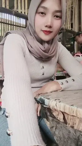 sambil nunggu yg beli, yg mau jjan mampir langsung d kedai bakso batok bungbulang#baksoviral #baksoenak #fyppppppppppppppppppppppp 