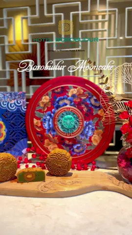 🌕 Under the Mid-Autumn moon, every mooncake tells a story of harmony and togetherness. Hotel Borobudur Jakarta presents its signature collection Borobudur Mooncake: from the timeless Red Peony and Blue Lotus to the modern indulgence of Chocolate Mooncakes. Perfectly crafted to be shared, gifted, and cherished. Celebrate the season with us and bring home the taste of tradition. Available at Teratai Chinese Restaurant, Borobudur Gourmet, Bogor Cafe and also at Skywalk Pondok Indah Mall 2 Unit N202B each creation is more than a dessert — it’s a symbol of reunion and joy. WhatsApp us at: 0811 1310 0239 #HotelBorobudurJakarta #BorobudurMooncake #MidAutumnFestival #MooncakeHampers
