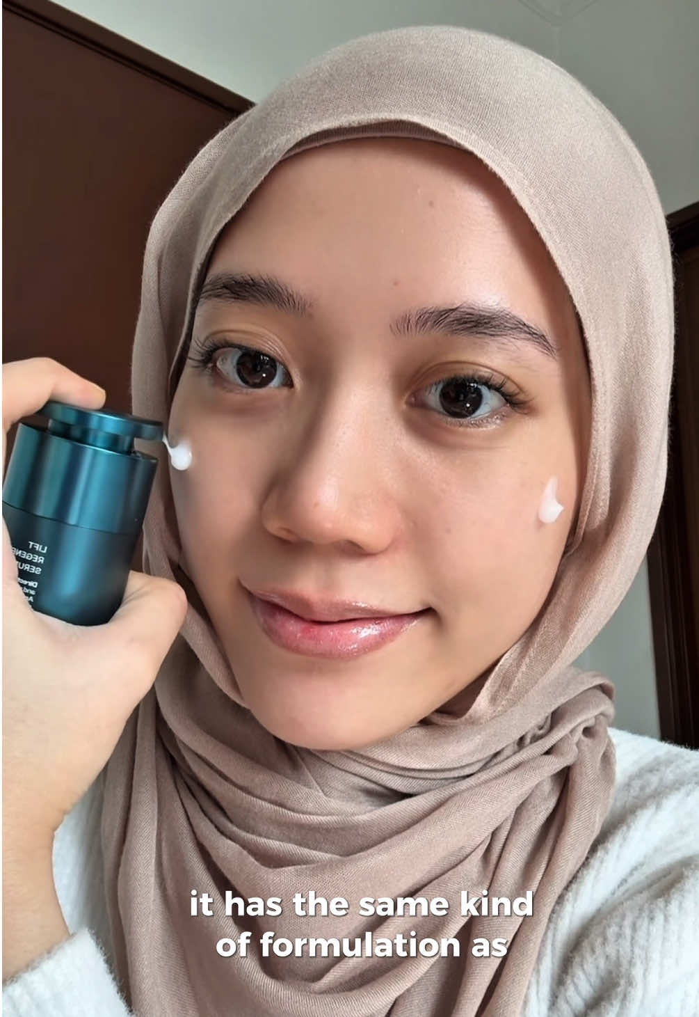 Do you girls want salmon DNA treatment effect but not the downtime? ✨ Meet Wardah EGF-PDRN Lift Regenerating Serum! It gives clinic-like results in a bottle. ✨ Vegan PDRN = radiant post-treatment glow ✨ EGF = lifting effect like a fresh HIFU session Glass skin made simple and effective. 💓 #rejuran #glassskin #skinbooster #glowyskin #antiaging #awetmuda #pdrn #veganpdrn #WardahPDRNSerum  #retinal #WardahRetinalSerum #WardahMY