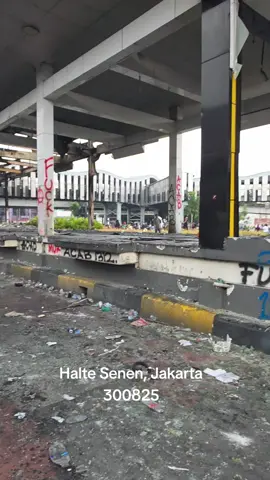 Get well soon Indonesia #halte #senen #haltesenen #jakarta #indonesia 