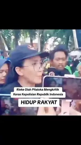 Tolong dengarkan aspirasi rakyat bukan malah menyalahkan polisi yang sudah menjaga bapak ibu yang terhormat😭🙏 #pakbray #fyp #viral