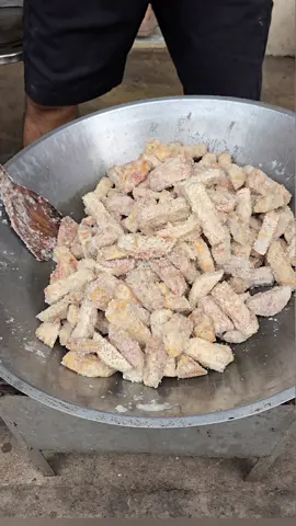 วันนี้มาสอนทำเผือกหิมะ ทำยังไงไม่ให้ตายตอนคลุกน้ำตาล #noodlerpooh #บะหมี่ #หมูกรอบ #Noodle #เผือกหิมะ