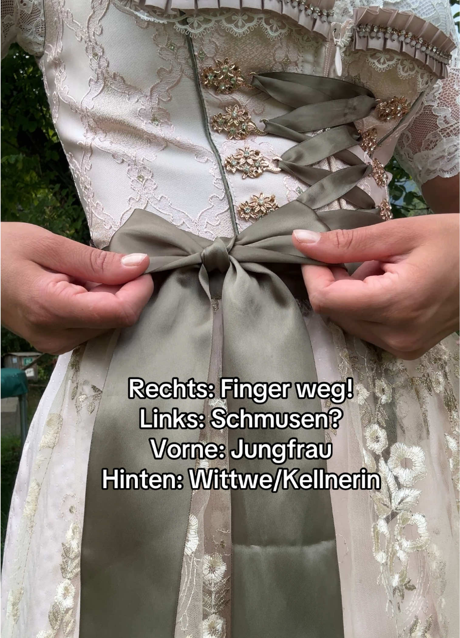 Das (bayrische) Dirndl 1x1 🎀 Na, wo bindest du dieses Jahr deine Schleife?🤫 #tracht #dirndl #wiesn #oktoberfest #kirtag 