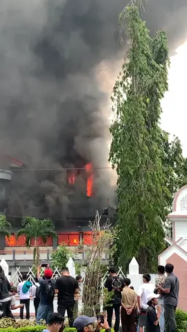 Gedung DPRD provinsi NTB saat ini🔥 #bubarkandpr #revolusi 