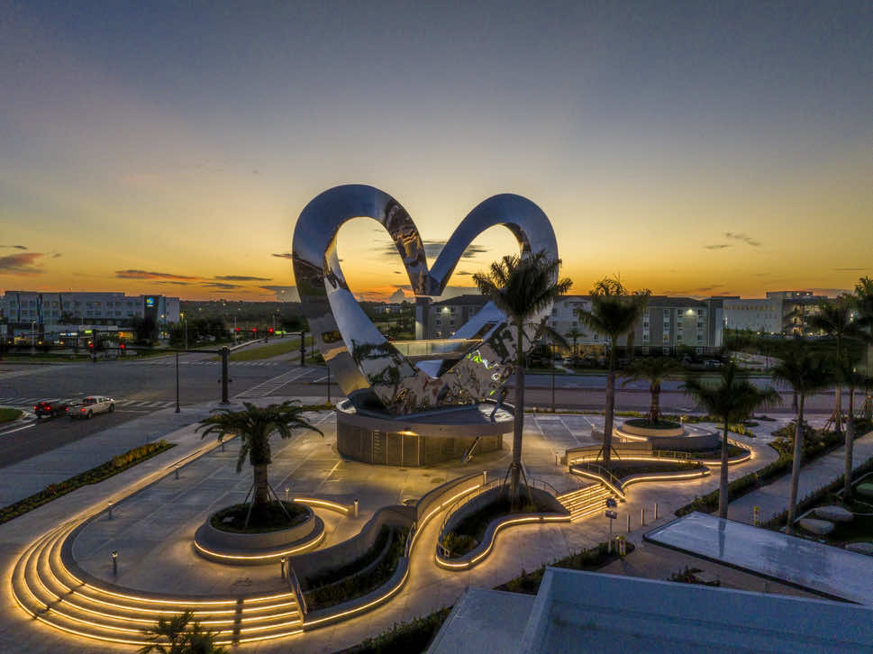 🌒✨ “In the world’s largest heart, feeling every beat under a total eclipse of the heart.” ❤️🌎  Honored to share my latest creation  Thank you @mattamyhomes @mattamyhomesusa @tradition_fl @cityofpsl for making this vision come alive. #heartinpark #art #art #sculpture #artist #jefre #Love #publicart #portstlucie #tradition #heart 