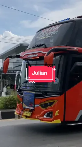 Busedd miring banget tuh😳 #huntingbus📸 #busviral #busbasuri #trending #julian 
