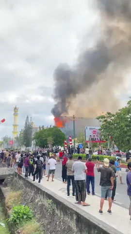 Lombok sedang tidak baik² saja.kantor DPR Udayana🔥🔥