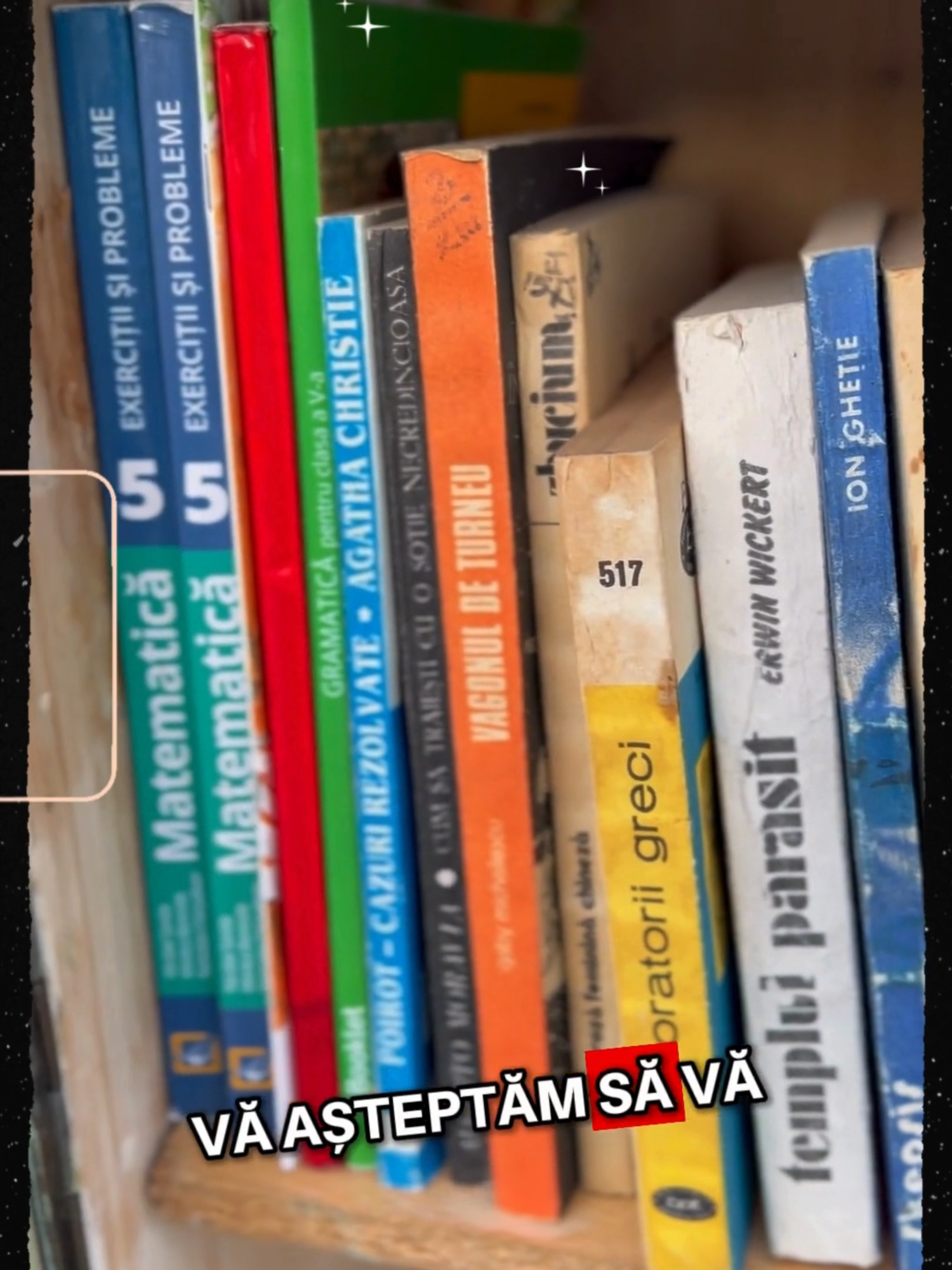 📘Din 2020 alimentăm cât de des putem Căsuța cu Cărți de la #Codlea. Mii de cărți au veni și au plecat de aici, din centrul orașului. De ce oare ne chinuim să ne ducem copiii la cele mai bune școli? Pentru o șansă cât mai bună la educație și la o meserie bine plătită. Tot educația e singura șansă ca, peste ani, viitorii adulți să știe cum să trăiască intr-o țară civilizată și să îi respecte pe cei din jur așa cum sunt ei. Fanatismul, ura și izolarea apar pentru că nu mai reușim să vedem lumea din perspectiva celorlalți iar educația acolo vine să ne completeze. 👺Incitarea la ură este metoda cea mai simplă pentru politicienii ticăloși precum Dan Tanasă de la #AUR, deputatul care ne face de rușine județul #Brasov, aliniat perfect cu ceea ce face Rusia: inventează dușmani care sunt minoritari și nu se pot apăra. 📚Haideți să demonstrăm, mai ales aici în Ardeal, ca suntem mai buni de atât. Și spor la citit, aduceți și voi o carte la schimb!