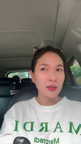 Hati ku hancur. Kemana kemarin para petinggi2 itu? Benar sudah mati kah empati nya?. Lihat apa yabg terjadi disini! Dimana para Elit saat rakyatnya begini?😭💔 Teruntuk teman teman ku yang turun ke lapangan. Terimakasih banyak ya sudah rela panas panasan meyuarakan suara rakyat. Banyak godaan panas untuk jadi anarkis dan kasar, tolong jangan termakan. Ingat keluarga kalian menunggu dirumah. Jangan ada rasisme dan sara. Karena kita semua adalah satu. Jangan bertambah korban dari sisi manapun.  Please stay safe🙏🏻 big respect untuk kalian semua …