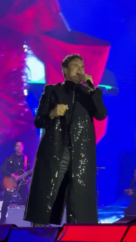 Llegó el poder a Bogotá y Silvestre Dangond y Juancho de la Espriella hicieron un concierto de 4 horas y 15 minutos iniciando a las 9:40 pm hasta la 1:40 am  ¿Qué les pareció el show? #silvestre #silvestredangond 