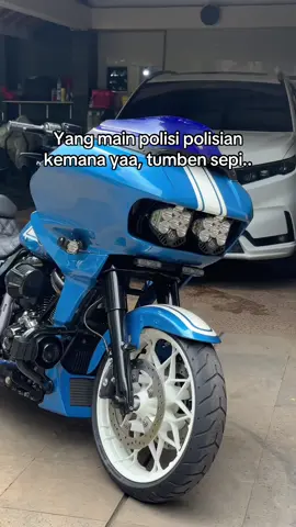 Bertanya dengan nada demo