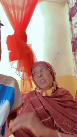 #fatoshka  alahayow awoodeyda wad ogty waligey ayeeydey wx kama hakran alahayow wad i okty hadan havv baasta lay siiyo ina is dhaho yaa ayeeyda u geeya rapow qlpi geyga wd ogty igu astur xilka an kali ku ahy 😭