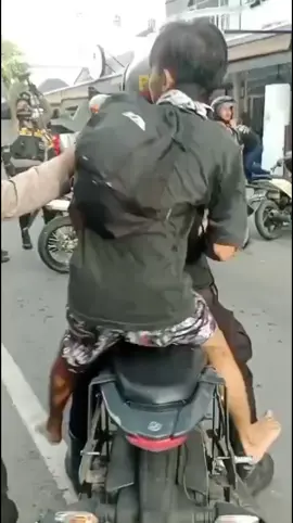 kapolri harus tau ini semoga tiktok bisa magic viral sampai di presiden dan kapolri.  #pwdpi #bandarlampung #berjuangtiadahenti #viral #fyp @kapolri_indonesia @_prabowosubianto @Najwa Shihab @PRABOWO 
