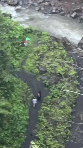 Air Terjun Tumpak sewu adalah salah wisata yang berada di lumajang, siapa yang pernah kesini #tumpaksewu #lumajang #diindonesiaaja #tiktok 