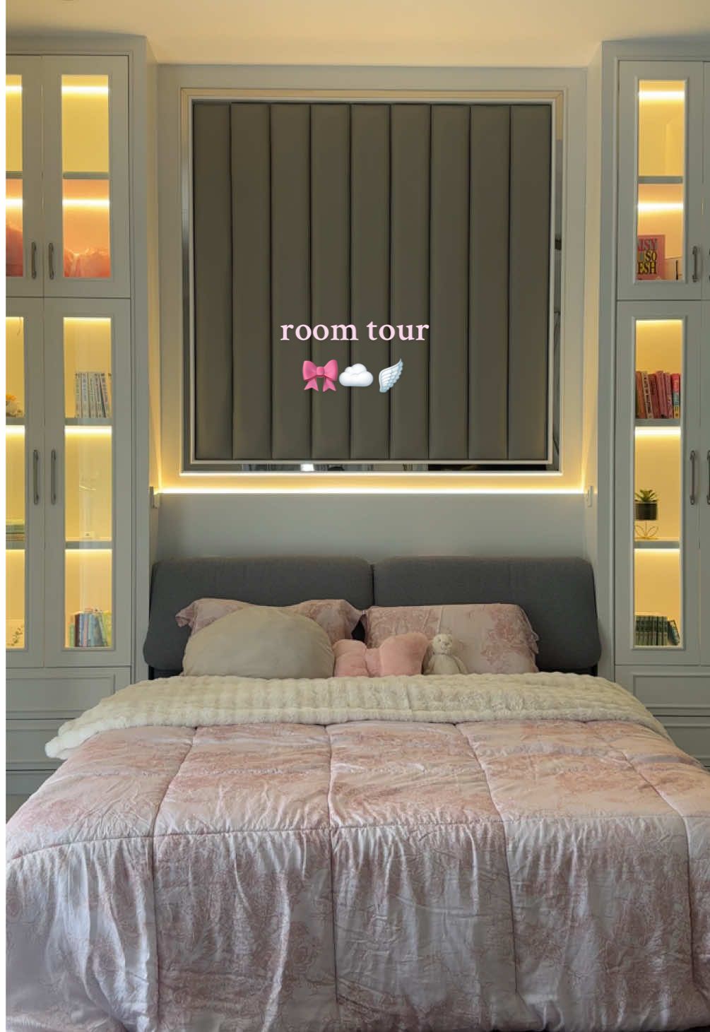 Replying to @𝓒🐻‍❄️ 🎀 here’s my highly requested room tour!!  #roominspo #RoomTour #roomdecor #roommakeover #Vlog #girlythings #brandymelville #loveshackfancy #pinkpilatesprincess 