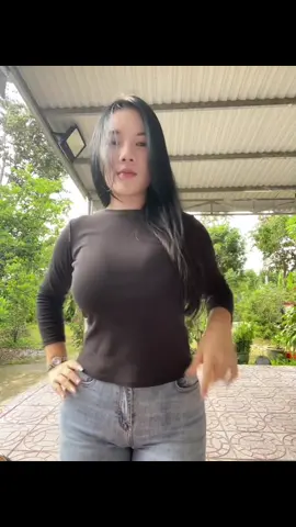 Đổi người kế bên…