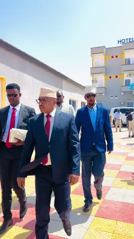 Madaxweyne Ku xigeen Cabdirashiid 