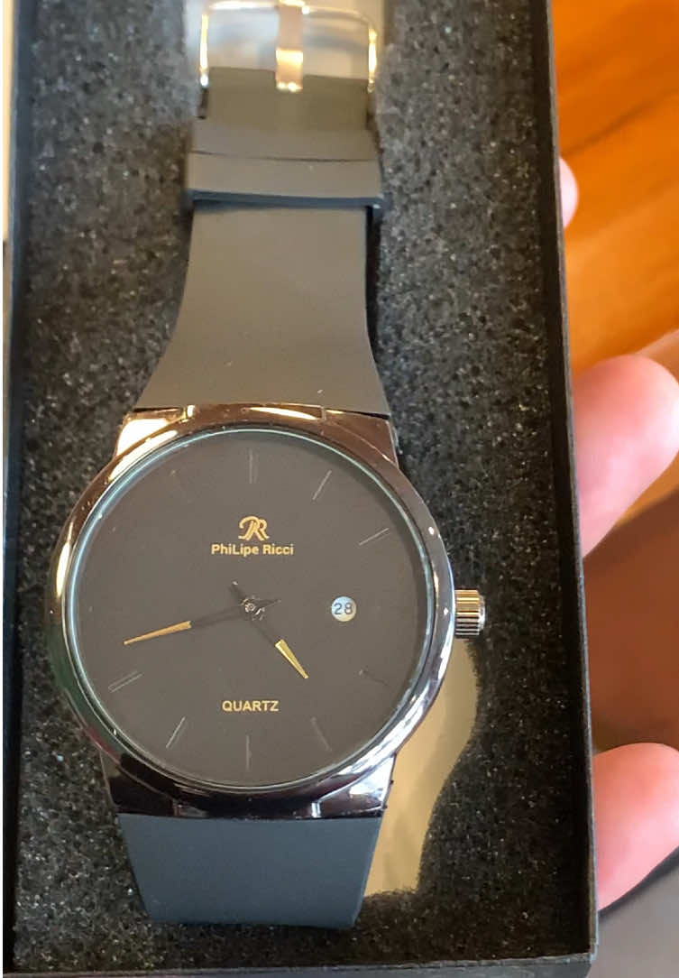Buruan diorder jam tangannya jangan sampai kehabisan #jamtangan #jamtanganviral #jamtanganmurah #jamtanganoriginal #jamtanganpria 