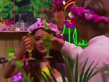 brindis juntoss 🫦🫦 #marialdo #marianabotas #aldodenigris #lacasadelosfamososmx #fypシ゚viral   