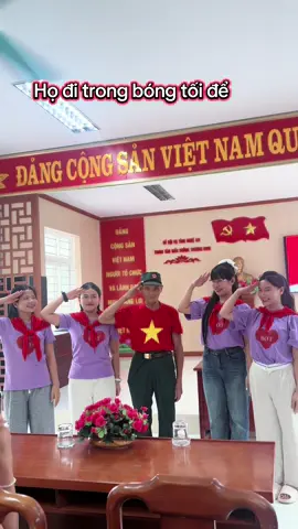 Họ đi trong bóng tối để chúng ta nhìn thấy ánh sáng. “HỌ CẦM SÚNG CHÚNG TA ĐƯỢC CẦM BÚT” #khudieuduongthuongbinhtamthankinh #chientranhvietnam 