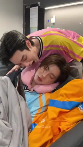 จังหวะชักมืออก หน้าตื่นตกใจ พร้อมอุ้ย แล้วบอกงอนแล้ว คดีเก่ายังไม่คลาย สร้างคดีใหม่ให้ตัวเองอีกแล้ว เชื่อละว่าชอบง้อ55555555555555555555555555 DMDSPORTDAY X TLEFIRSTONE     DOMUNDI SPORT DAY   #DMDSPORTDAY2025 #เติ้ลเฟิร์สวัน #TleFirstone