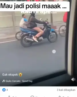 anak anak ikut demo 😁 wuah dewasa' belum waktunya kau nak ...