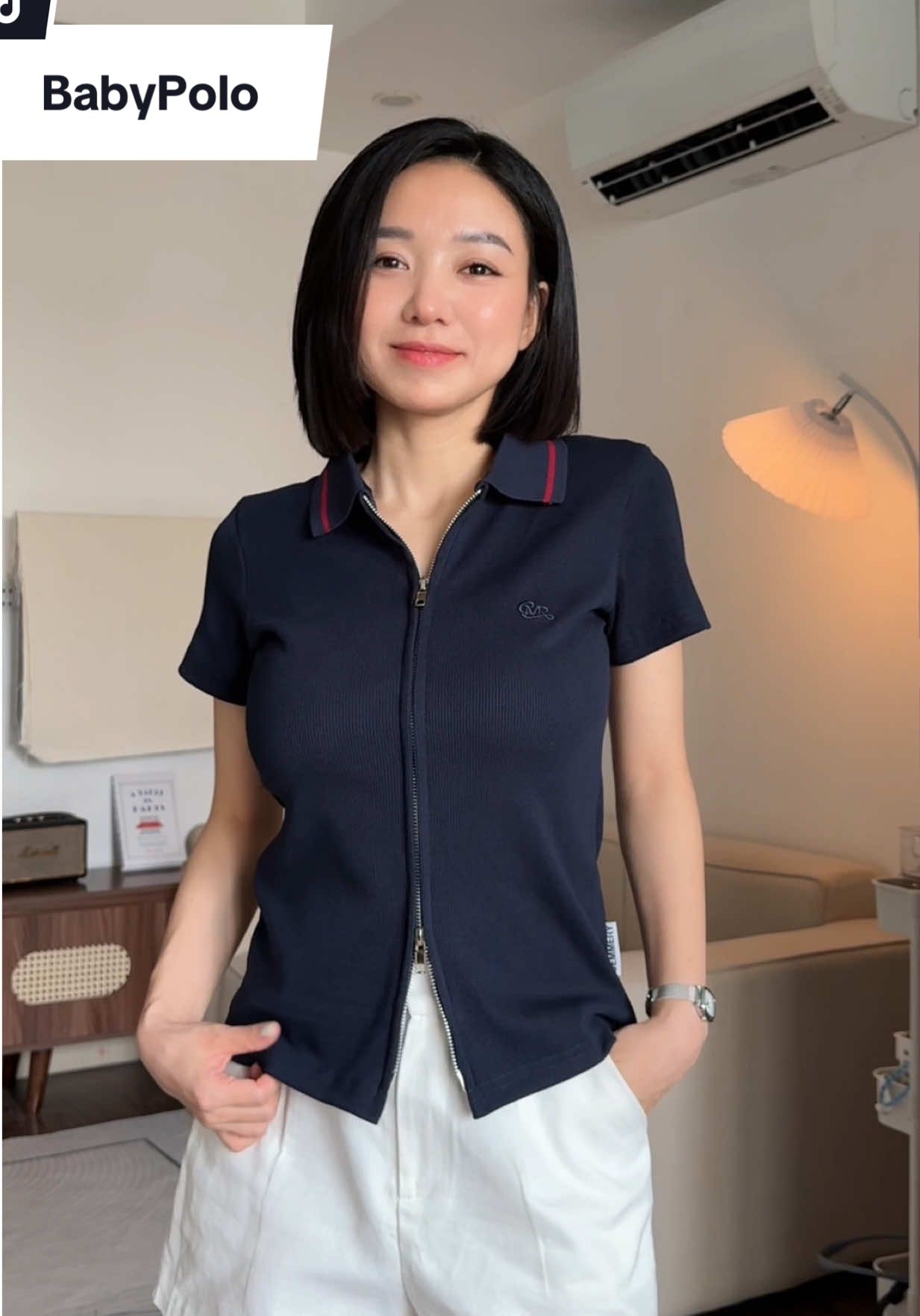 Chị em quá chán với kiểu Polo thông thường thì đổi sang mẫu Polo ôm body khóa hai chiều này nhé mặc được nhiều kiểu mà xinh lắm nha #aopolo #aopolonu #aopoloxinh #aonuxinh #aopolobody 