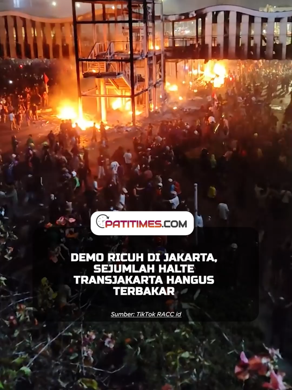 Tujuh halte Transjakarta rusak akibat demonstrasi di beberapa titik Jakarta pada Jumat, 29 Agustus 2025. Hal ini berdampak pada perubahan operasional bus Transjakarta. Kepala Humas Transjakarta, Ayu Wardhani, menyatakan halte-halte tersebut dibakar oleh oknum tak bertanggung jawab. #DemoJakarta #TransjakartaRusak #HalteTerbakar #AksiRicuhJakarta #JakartaUpdate 