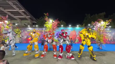 Đại đại đi:)#robotdeptrai #hộichothailan #gialai81❤️ #quanghungmasterd 