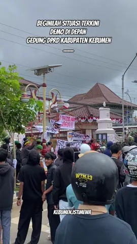 Demo kebumen tgl 30 agustus 2025 di depan gedung DPRD kabupaten kebumen #kebumenistimewa #kebumen #demo #alunalunpancasilakebumen #kebumeninfo 