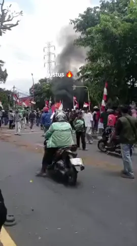 Cirebon Sumber Kantor DPR hari ini 30.08.25🔥🔥😭😭#cirebonpride🏴‍☠️ #lewatberandafyp #demo #indonesia🇮🇩 #🔥🔥🔥 