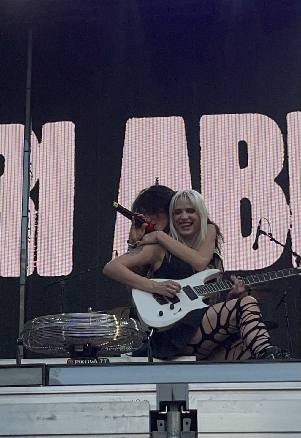 and ofc i coudn't forget about the song that started it all ⭐️babydoll⭐️ @ari your set was incredible ilysm <3 #ariabdul #ariannaabdul #ariabdulconcert #ariabdulbabydoll #summerwell 