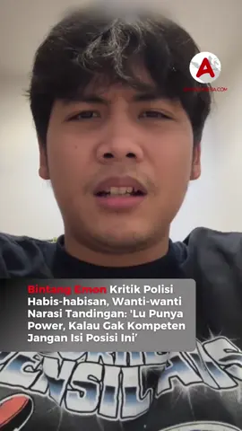 Komika Bintang Emon melontarkan kritik keras dan tajam terhadap kepolisian menyusul sejumlah peristiwa yang belakangan jadi sorotan publik. Ia menekankan bahwa aparat dengan kewenangan besar seharusnya bisa bertindak lebih arif. Menurutnya, posisi strategis dengan kekuasaan besar hanya layak diemban oleh orang yang benar-benar berkompeten sekaligus bijaksana. Sebab, kekuatan besar selalu datang bersama tanggung jawab besar. Bintang menegaskan kritiknya bukan pada peran polisi menjaga ketertiban dan keamanan, melainkan pada cara kewenangan itu dijalankan. Ia menilai fungsi polisi tetap penting bagi masyarakat. Lebih jauh, ia menyinggung gelombang unjuk rasa beberapa hari terakhir yang sejatinya diarahkan ke DPR. Menurutnya, publik kesal lantaran di tengah krisis ekonomi, wakil rakyat justru menerima tunjangan besar.  Selain itu, mereka juga resah dengan tingkah anggota DPR yang dinilai tidak memperlihatkan empati dengan kapasitas mereka sebagai lembaga yang mewakili rakyat. follow terus @ayoindonesiacom #bintangemon #polisi #DPR #DPRRI 