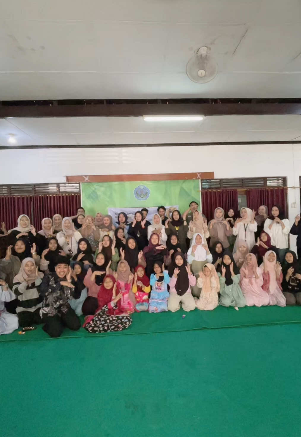 Terimakasih @Fansbase Aftershine REAL merayakan Anniversary yang ke- 5 dengan mengadakan SHINERSGI “ Shinersgenk Berbagi “ di Panti Asuhan Yatim Putri Aisyiyah Yogyakarta Semakin solid kalian yaa gais ❤️ @Fansbase Aftershine @Shinersgenk Jawabarat @Shinersgenk Jateng  #shinersgi #shinersgenk 