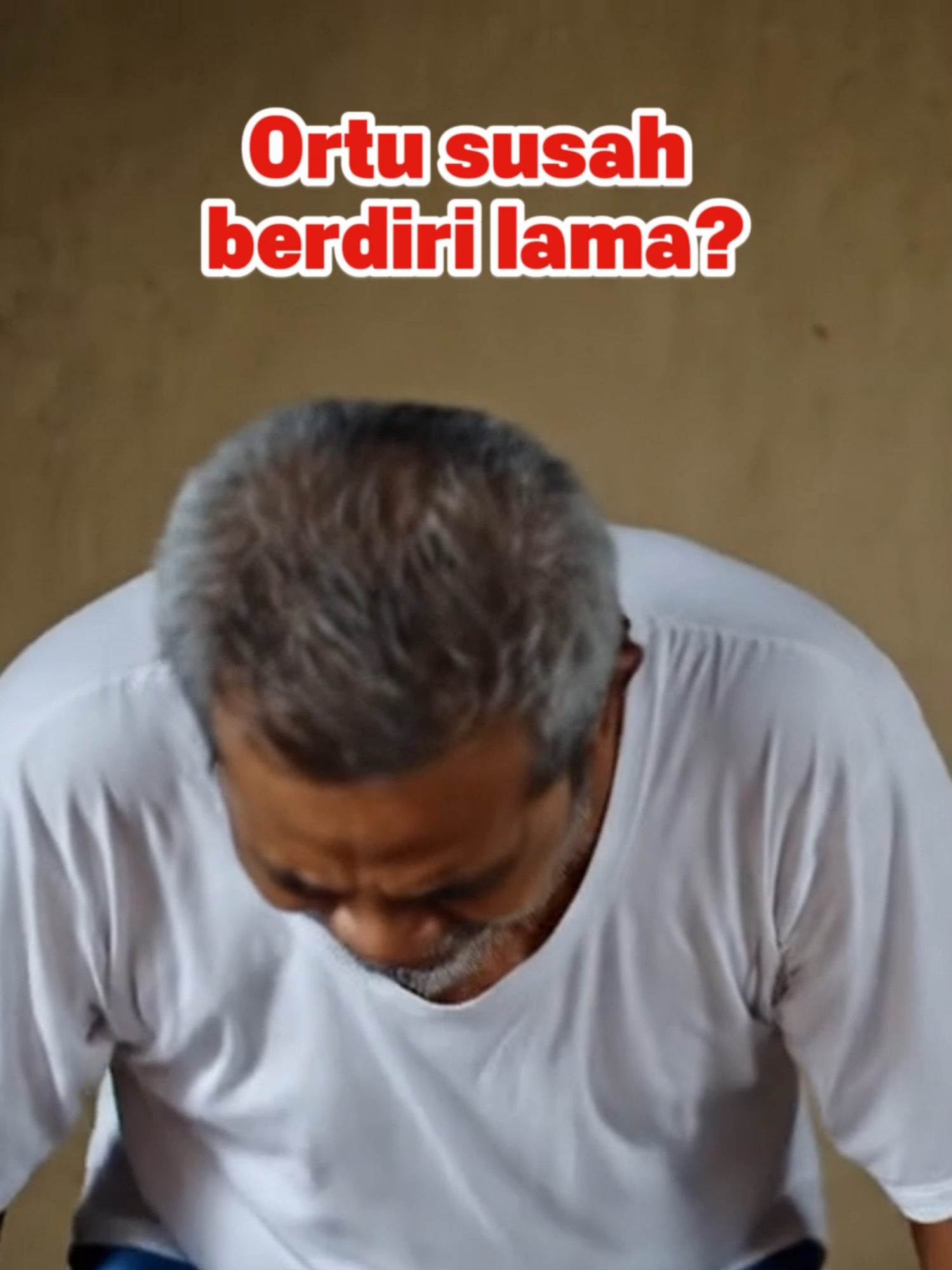 😟 Ortu susah berdiri lama? Kalau mulai meringis saat duduk atau berdiri, itu bisa jadi tanda pelumas sendi berkurang dan risiko osteoarthritis meningkat. 🌿 Gilmore solusinya! Dengan Hyaluronic Acid + Amino Acid, Gilmore bantu: ✅ Perbaiki pelumas sendi ✅ Redakan nyeri & kaku ✅ Jaga tulang rawan tetap sehat 👵👴 Biar ortu makin aktif dan nyaman bergerak, pilih Gilmore – Herbal Nyeri Sendi. 💚 Sudah BPOM & Halal 👉 Cek sekarang & rasakan bedanya! Hashtag: #GilmoreHerbal #SendiSehat #NyeriSendi #Osteoarthritis #HerbalNyeriSendi #OrtuSehat #HyaluronicAcid #AminoAcid #BPOMHalal #AktifTanpaNyeri