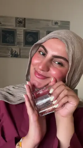 ✨ Meet my new lip care  obsession! ✨ @AXIS-Y  The Vita Glow Lip Oil Trio is  here to keep my lips soft, shiny, and hydrated all day long 💋 💛 Dreamy Glow 🧡 Cozy Glow ❤️ Sultry Beauty Which one is your favorite   #lipcare #GlowUp #vitaglow 