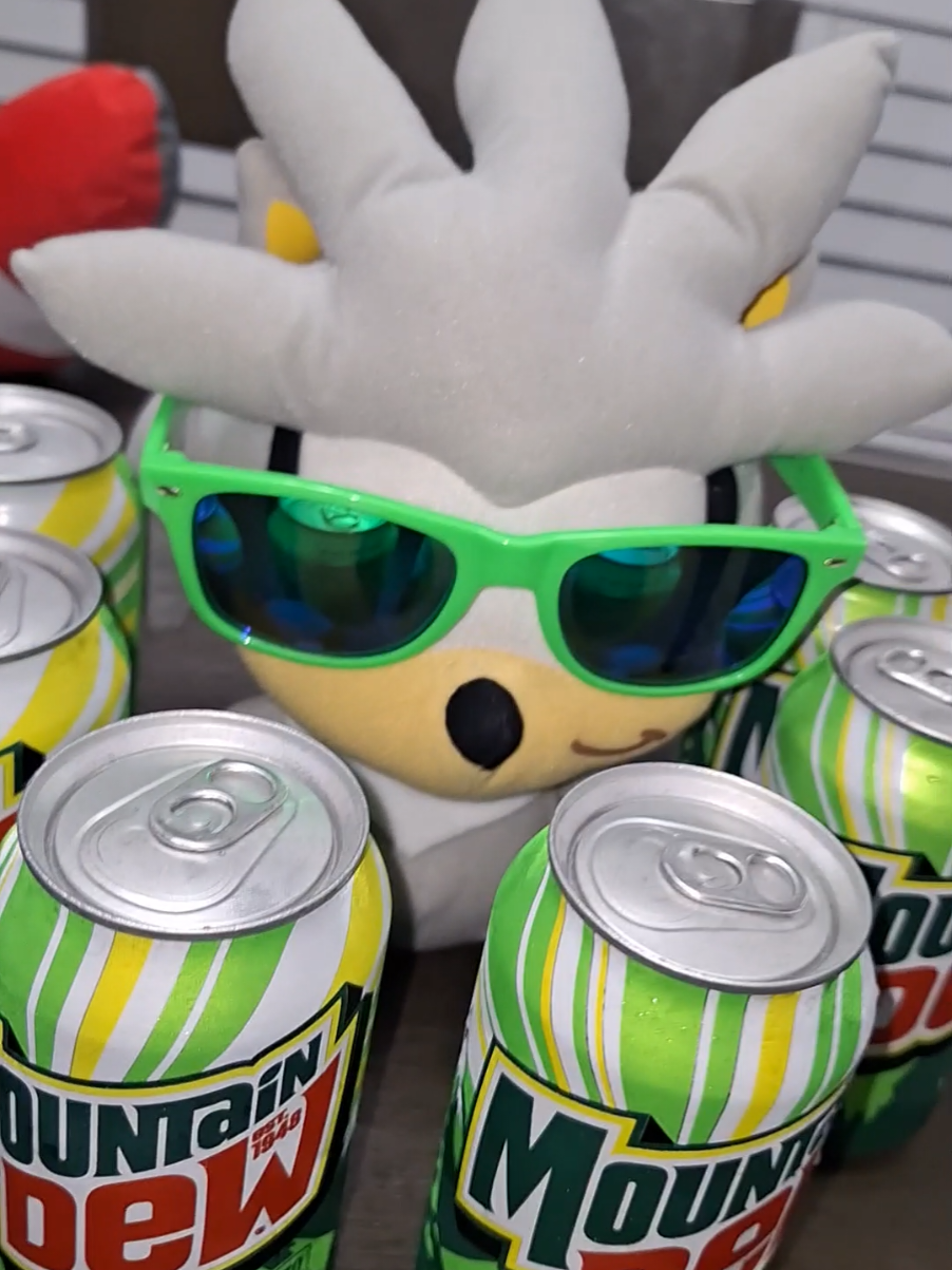 Silver loves his fresh Dew! 😎 #fyp #silverthehedgehog #mtndew #sonic #sonicthehedgehog 