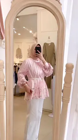 Shabby Blouse only 140k ✨