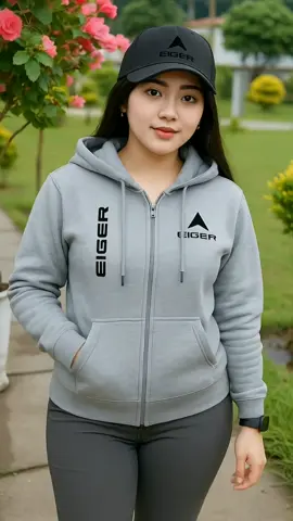 Biar makin kece pas nongkrong atau jalan bareng temen, jaket hoodie ini jawabannya! ✨ Desain simple tapi tetap keren, bisa dipakai cowok maupun cewek. Bahannya adem dan nyaman, cocok banget buat dipakai harian atau pas lagi hangout malam biar nggak kedinginan. Plus ada hoodie & kantong depan biar makin praktis dan gaya. 🔥 Bonusnya, beli jaket ini langsung dapet topi GRATIS! 